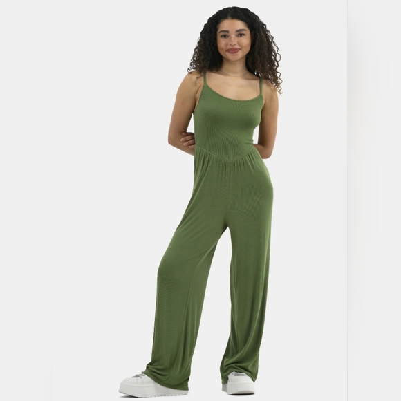 No Boundaries Olive Green Tank Jumpsuit - Picture 3 of 5